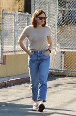 JENNIFER GARNER Shopping at Sprouts Market in Los Angeles 07/19/2023