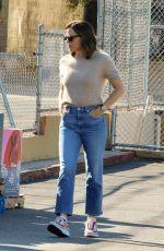 JENNIFER GARNER Shopping at Sprouts Market in Los Angeles 07/19/2023