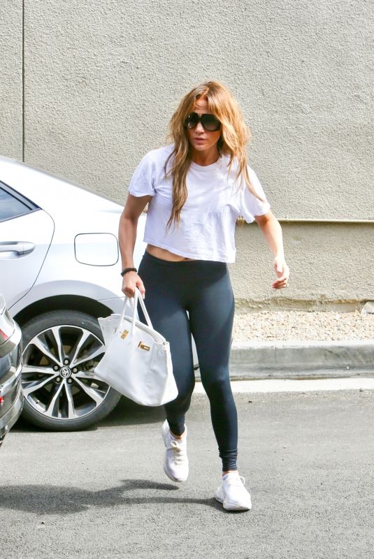 JENNIFER LOPEZ Arrives at a Gym in Studio City 07/17/2023