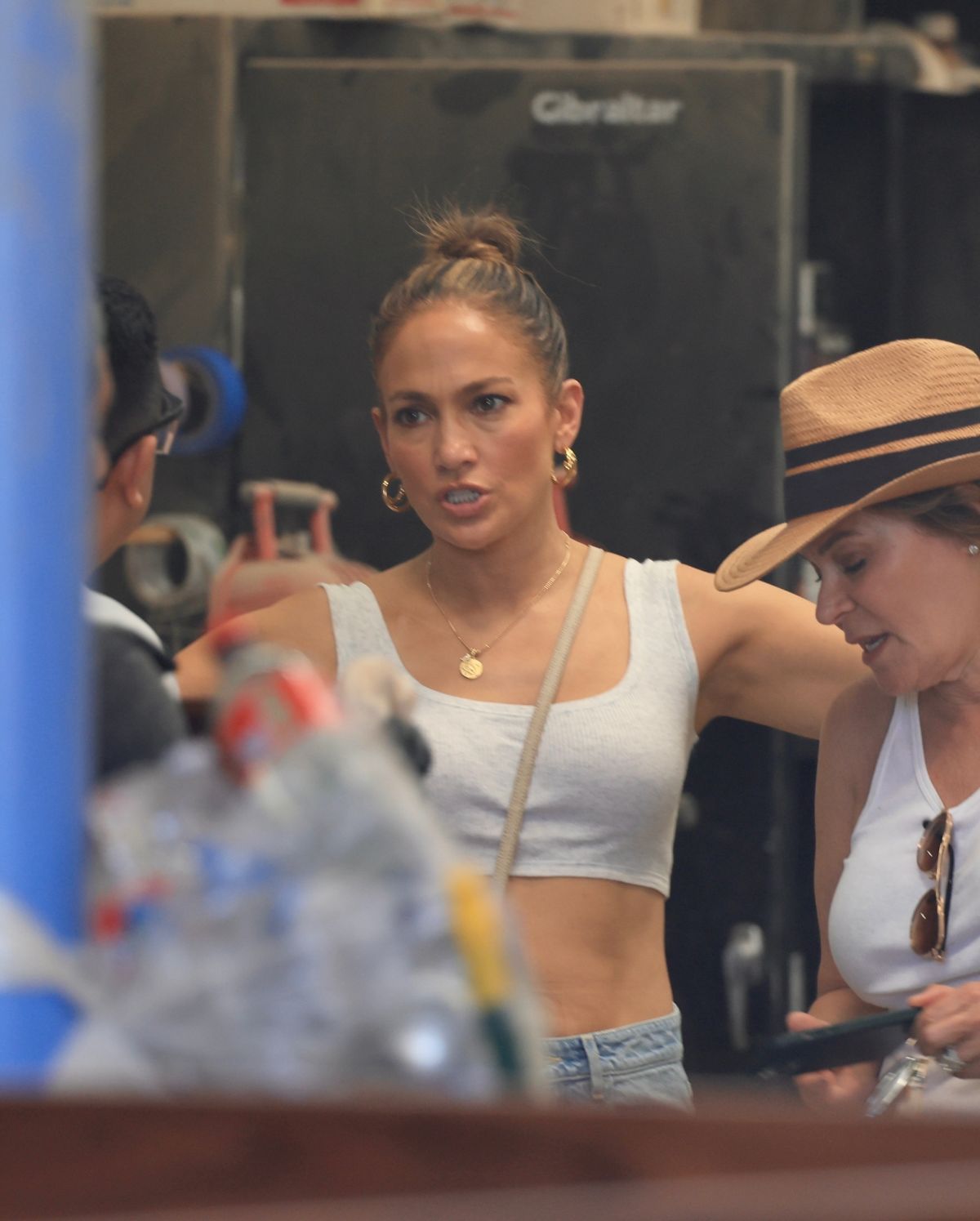 JENNIFER LOPEZ Shopping at Big Daddy’s Antiques Furniture Store in Los ...