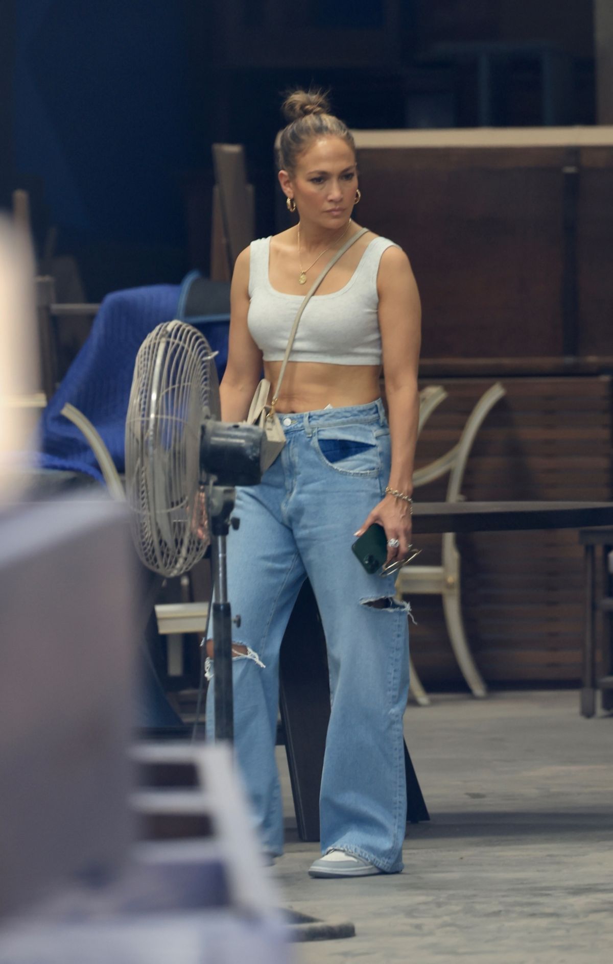 JENNIFER LOPEZ Shopping at Big Daddy’s Antiques Furniture Store in Los ...