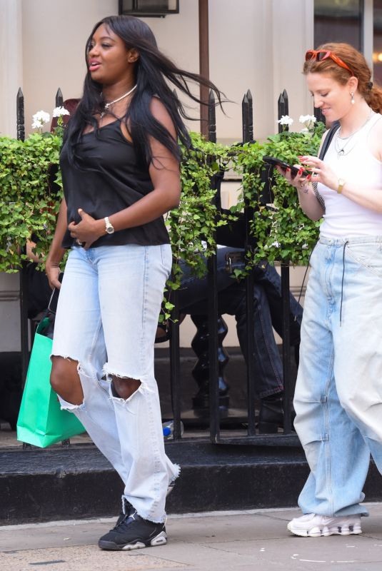 JESS GLYNNE Out for Lunch with a Friend in London 07/07/2023