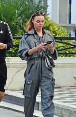 KATE HUDSON and Danny Fujikawa and STELLA MCCARTNEY and Alasdhair Willis Out in Notting Hill 07/06/2023