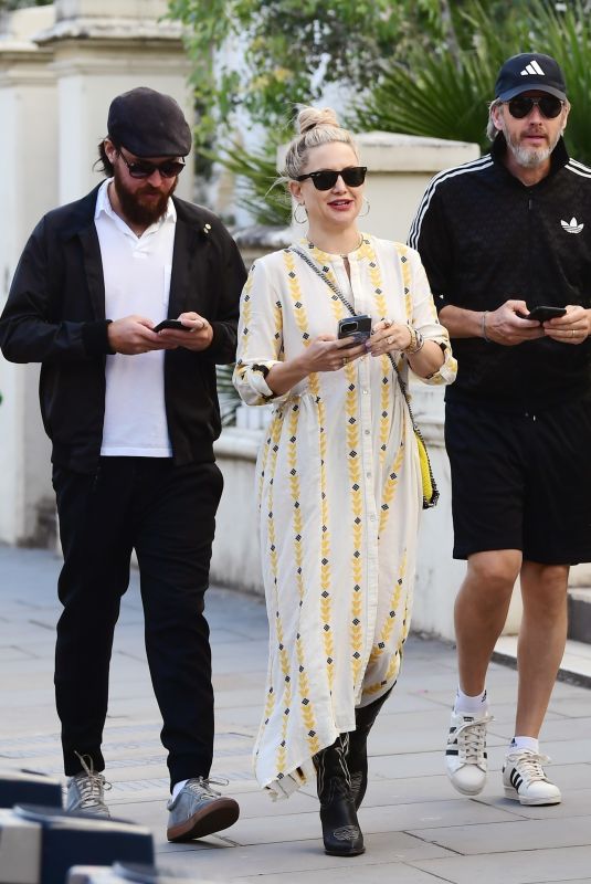KATE HUDSON and Danny Fujikawa and STELLA MCCARTNEY and Alasdhair Willis Out in Notting Hill 07/06/2023