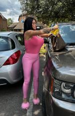 KATIE PRICE Got a Parking Ticket in Sussex 07/21/2023