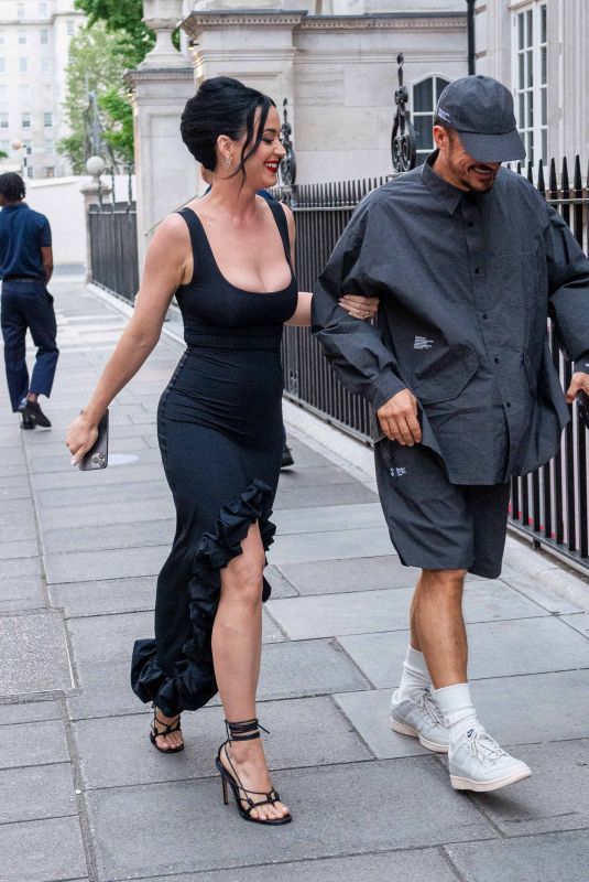 KATY PERRY and Orlando Bloom Arrives at Twenty Two Hotel in London 07/10/2023