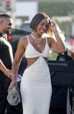 KELLY ROWLAND Arrives at Drakes in West Hollywood 07/27/2023