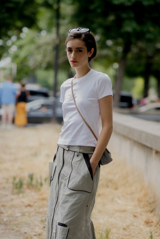 KIM SCHELL Arrives at Chanel Fall/Winter 23/24 Haute Couture Show in Paris 07/04/2023