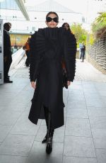 LISA RINNA Arrives at Viktor & Rolf Haute Couture Spring/Summer 23/24 Show at Paris Fashion Week 07/05/2023