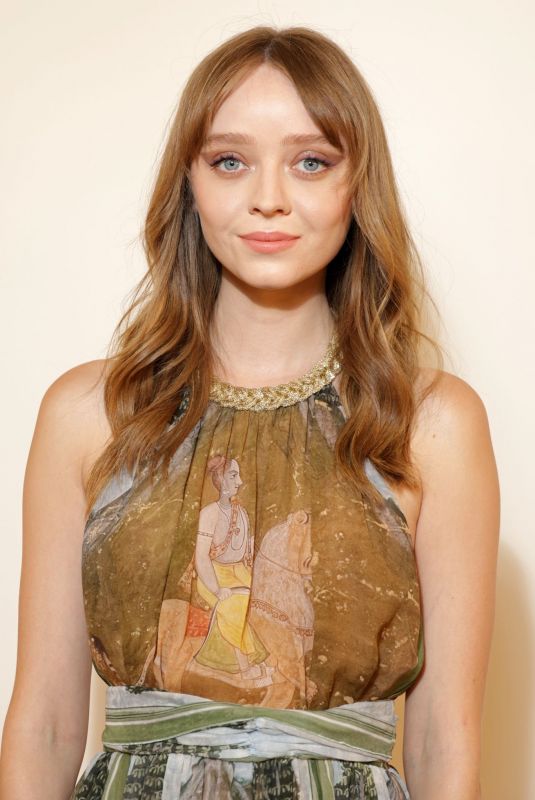 MADELEINE ARTHUR at Giambattista Valli Photocall at Paris Fashion Week 07/03/2023