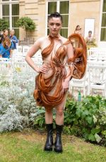 MAISIE WILLIAMS at Iris Van Herpen Haute Couture Fall/Winter 2023/2024 in Paris 03/07/2023
