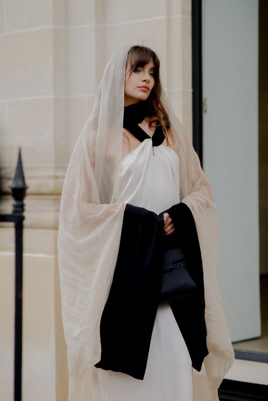 MARA LAFONTAN Arrives at Alexis Mabille Fall/Winter 23/24 Haute Couture Show in Paris 07/04/2023