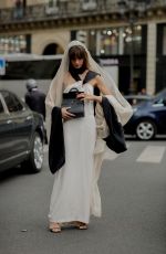 MARA LAFONTAN Arrives at Stephane Rolland Fall/winter 23/24 Haute Couture Show in Paris 07/04/2023
