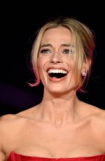 MARGOT ROBBIE at Barbie Photocall in London 07/12/2023