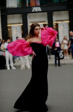 MARIELLA SARTO Arrives at Stephane Rolland Fall/Winter 23/24 Haute Couture Show in Paris 07/04/2023