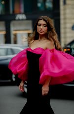 MARIELLA SARTO Arrives at Stephane Rolland Fall/Winter 23/24 Haute Couture Show in Paris 07/04/2023