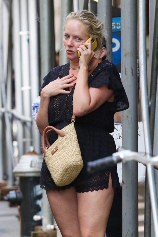 MARLEY SHELTON Out Shopping in New York 07/22/2023