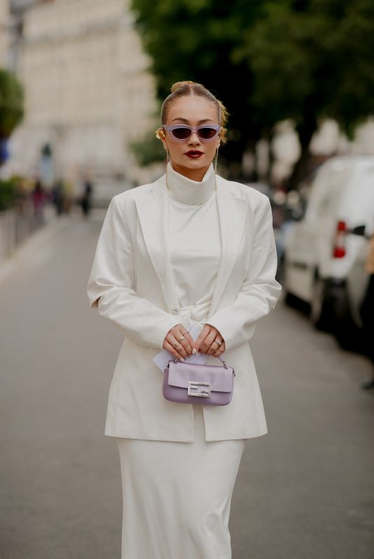 MERVE GORGOZ Arrives at Alexis Mabille Fall/Winter 23/24 Haute Couture Show in Paris 07/04/2023