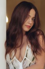 MOLLY GORDON for Vanity Fair Magazine, July 2023