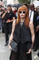 NATASHA LYONNE at Jean Paul Gaultier Haute Couture Spring/summer 23/24 Show at Paris Fashion Week 07/05/2023