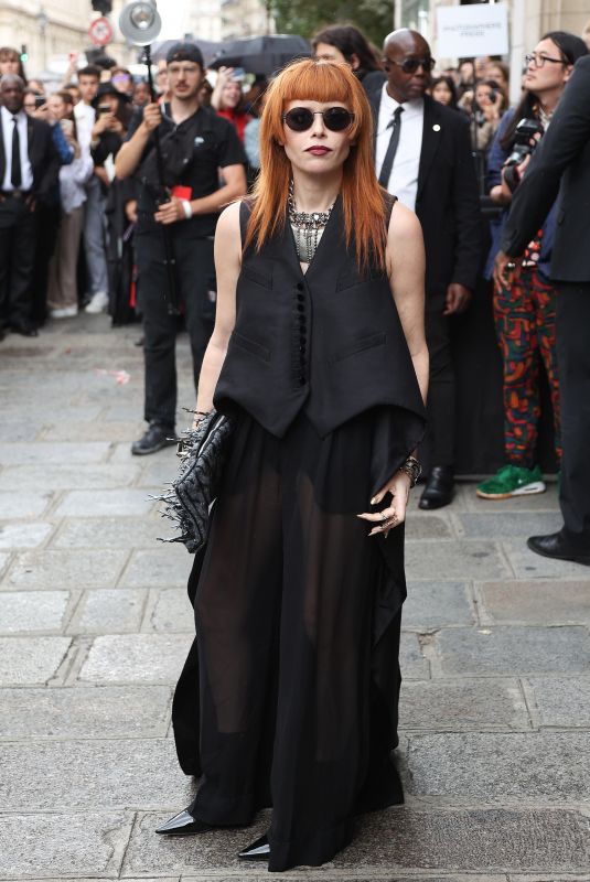 NATASHA LYONNE at Jean Paul Gaultier Haute Couture Spring/summer 23/24 Show at Paris Fashion Week 07/05/2023