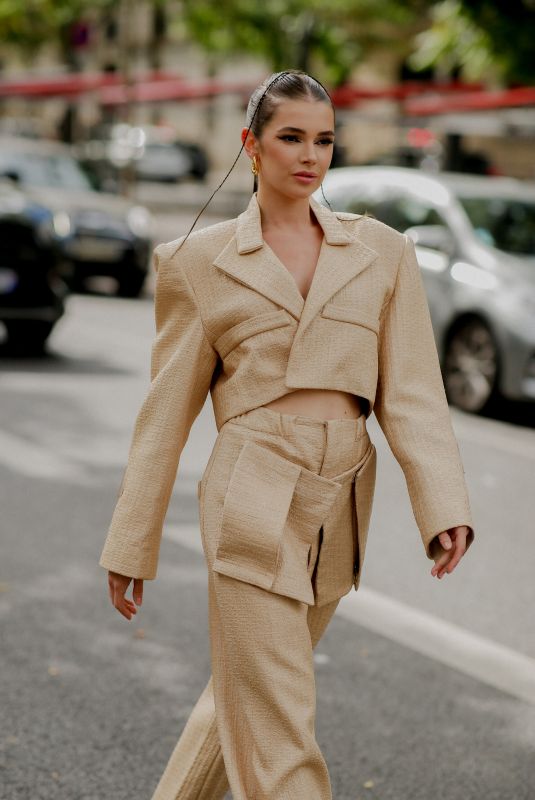 POLINA EROFEEVA Arrives at Alexandre Vauthier Fall/Winter 23/24 Haute Couture Show in Paris 07/04/2023