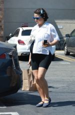 Pregnant ALIA SHAWKAT Shopping at Gelson