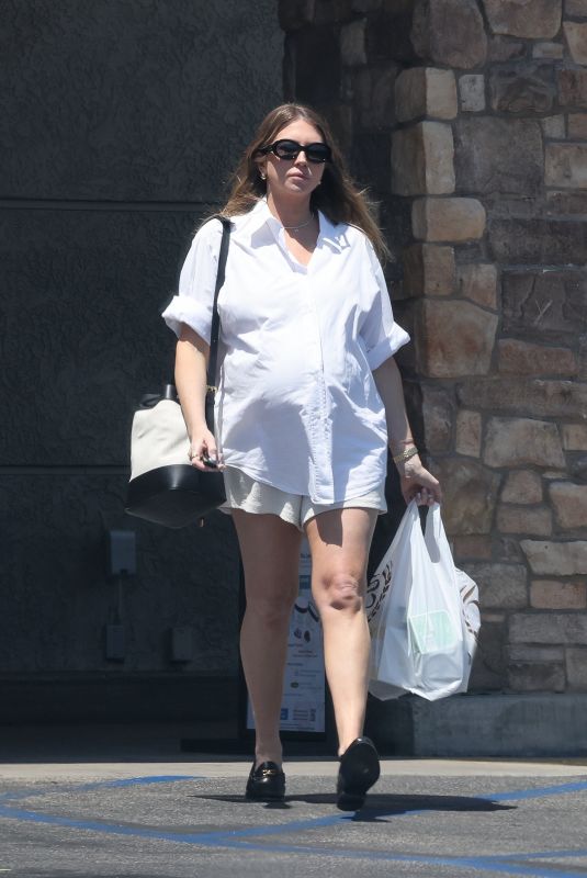 Pregnant STASSI SCHROEDER Shopping at Gelson