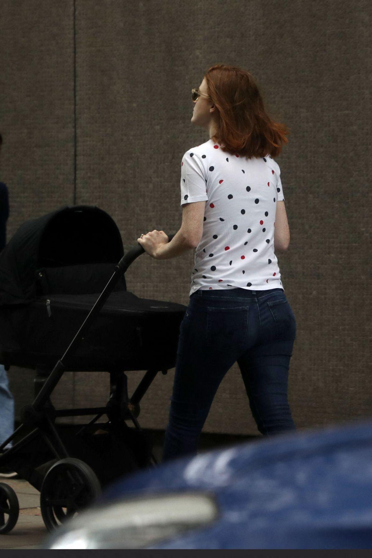 ROSE LESLIE Out with Her Baby Girl in London 07/10/2023 – HawtCelebs