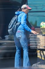 SARAH SILVERMAN Shopping at Gelson