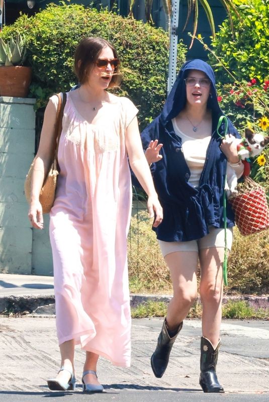 SCOUT and TALLULAH WILLIS Out for Lunch at All Time in Los Feliz 07/18/2023