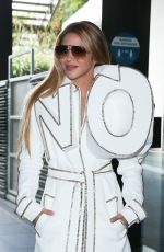 SHAKIRA Arrives at Viktor & Rolf Haute Couture Spring/Summer 23/24 Show at Paris Fashion Week 07/05/2023