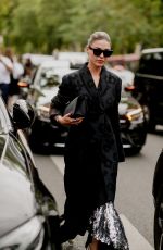 SOPHIA ROE Arrives at Alexandre Vauthier Fall/Winter 23/24 Haute Couture Show in Paris 07/04/2023
