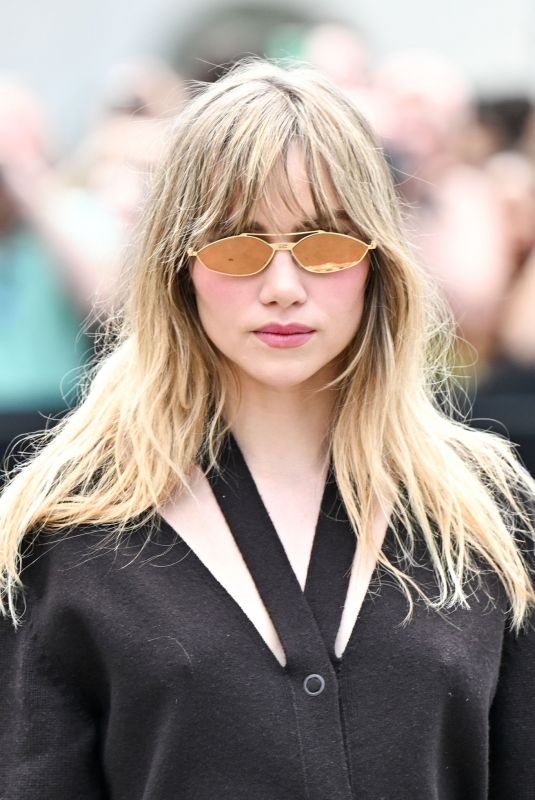 SUKI WATERHOUSE at Fendi Haute Couture Fall/winter 23/24 Show at Paris Fashion Week 07/06/2023