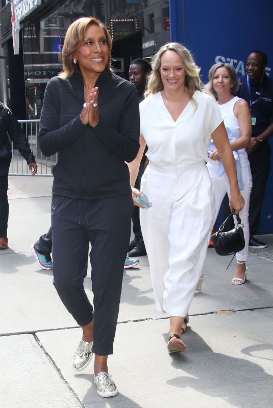 AMBER LAIGN and ROBIN ROBERTS at Good Morning America in New York 08/16/2023