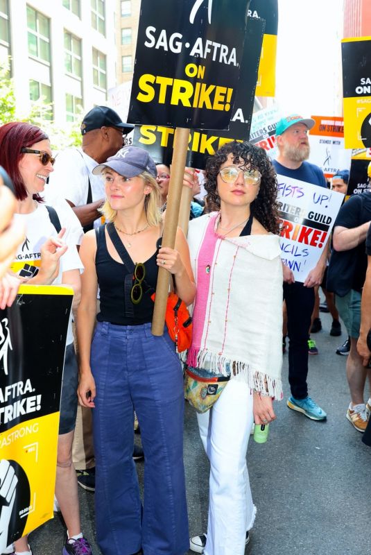 ANNASOPHIA ROBB at Sag-aftra Strike in New York 08/09/2023