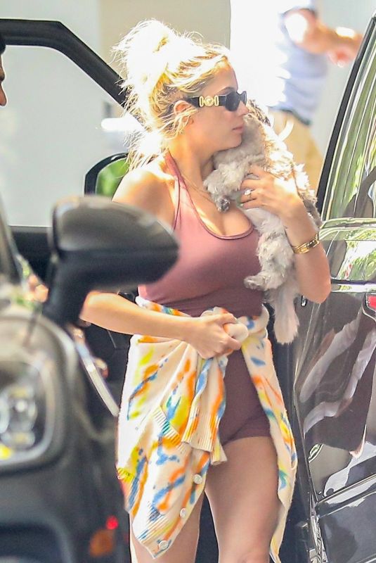 ASHLEY BENSON and Brandon Davis Out for Lunch with Their Dog in Los Angeles 08/23/2023 