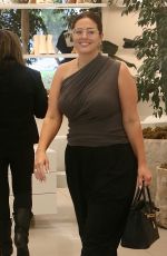 ASHLEY GRAHAM Shopping at Maison Margiela on Melrose Place in West Hollywood 08/08/2023