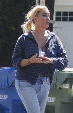 BILLIE LEE Arrives at Tom Sandoval