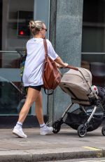 CHLOE MADELEY Leaves a Wine Merchant in London 08/03/2023