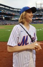 CHLOE MORETZ Throws Out First Pitch at Chicago Cubs vs. New York Mets Game in New York 08/07/2023