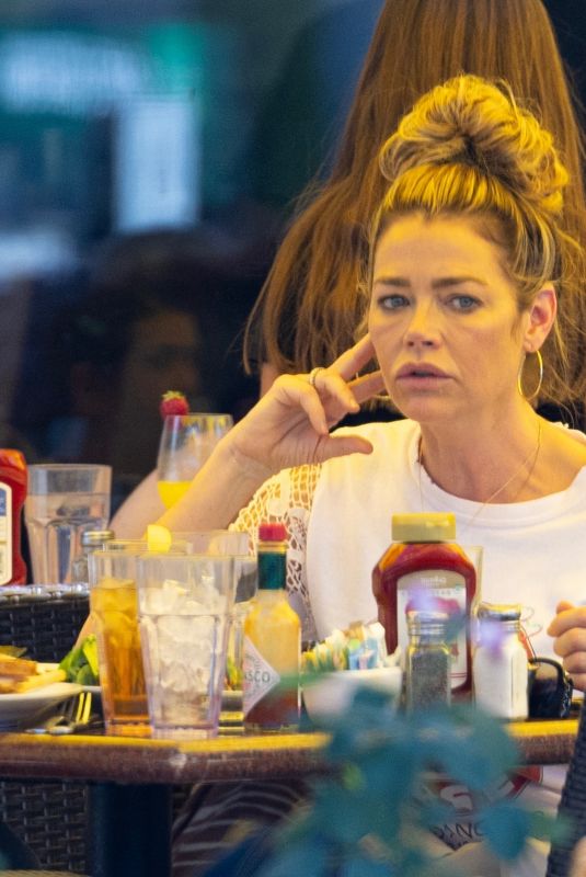 DENISE RICHARDS Out for a Late Lunch in Westlake Village 08/27/2023