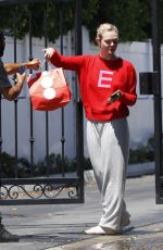ELLE FANNING Has an Item Delivered to Her Home in Los Angeles 08/21/2023