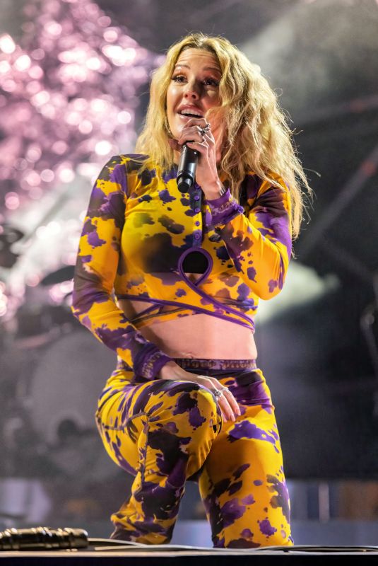 ELLIE GOULDING Performs at 47th AIG Women’s Open in Walton Heath 08/12/2023