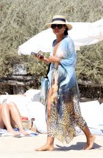 EMMA WEYMOUTH Out for Lunch at Club 55 in St Tropez 08/12/2023