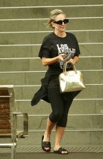 FIFI BOX Arrives at Pilates Class in Melbourne 08/04/2023