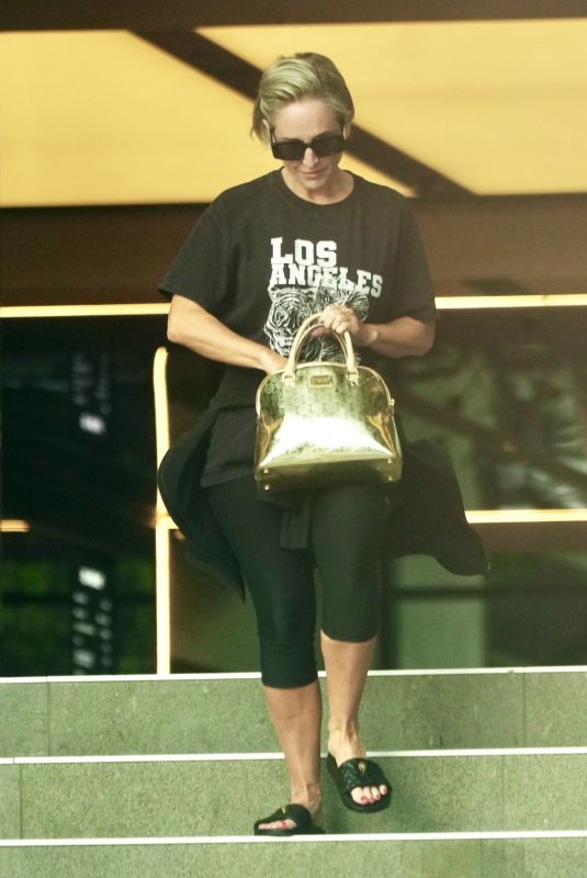 FIFI BOX Arrives at Pilates Class in Melbourne 08/04/2023