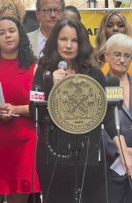 FRAN DRESCHER at SAG Strike in New York 08/01/2023