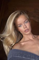 FRIDA AASEN - Instagram Photos 08/08/2023