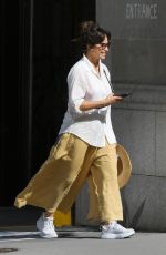 GINA GERSHON Out for Lunch with a Friend at One White Street in New York 08/18/2023